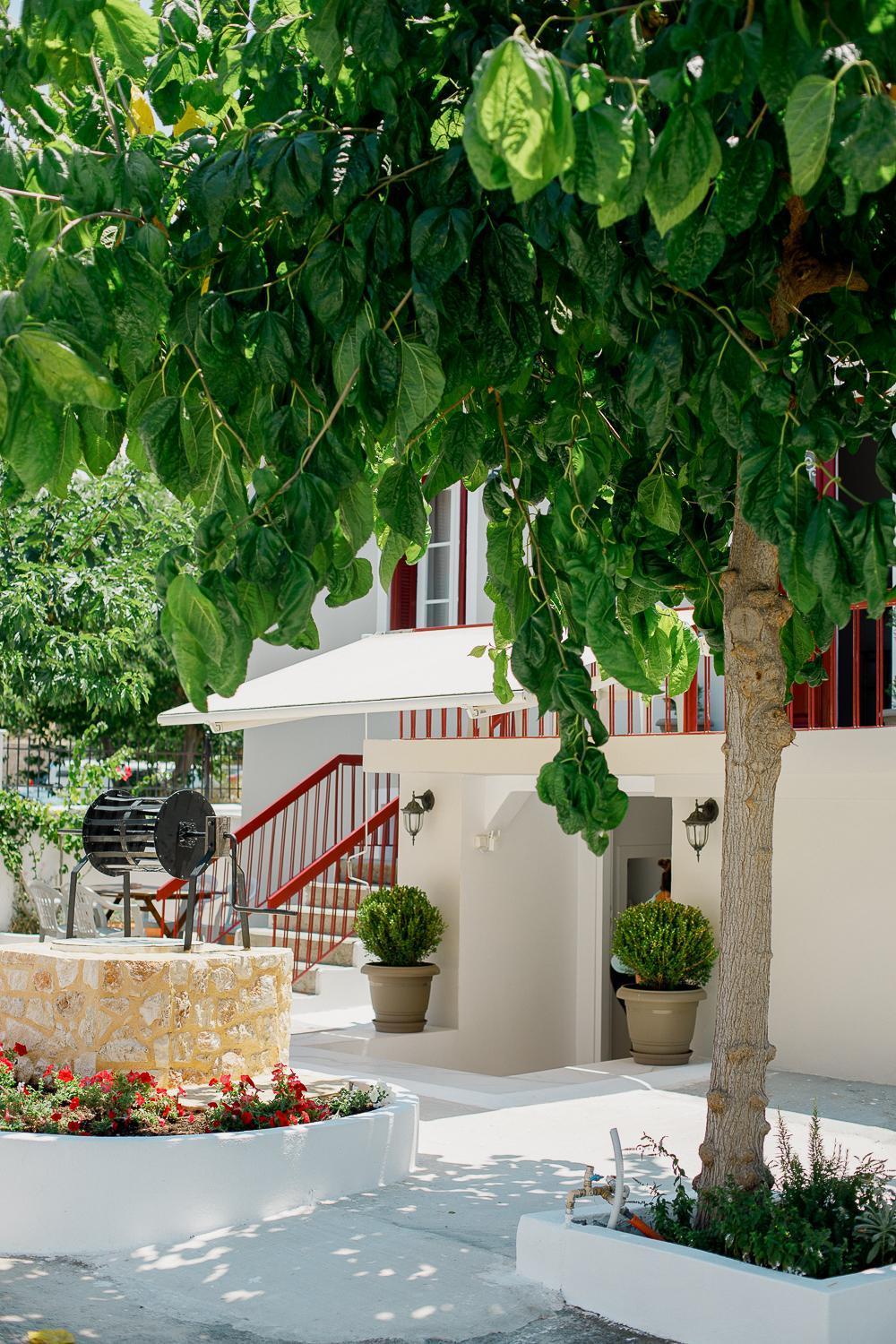 Iris Garden Retreat Lejlighedshotel Corinth Eksteriør billede